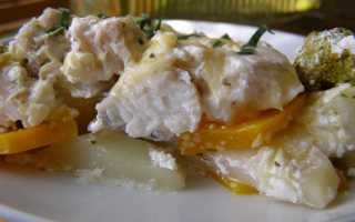 Хек, запеченный с картошкой