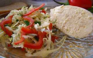 Отварная куриная грудка и овощной салат