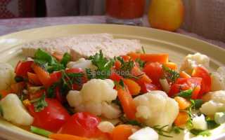 Куриная грудка с гарниром из овощей