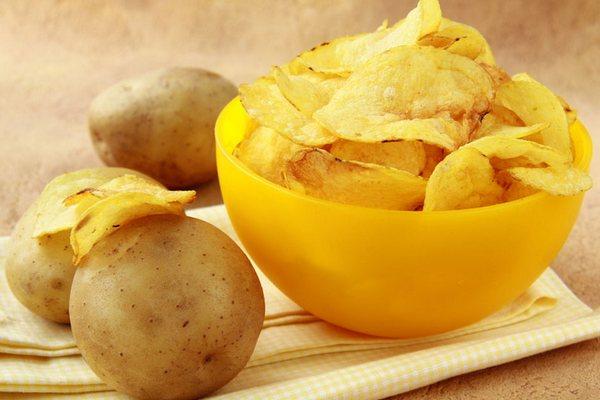 картофельные чипсы
