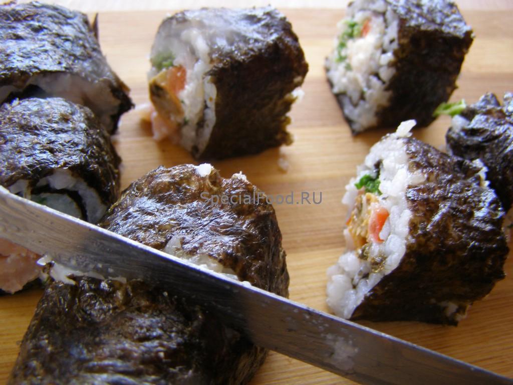 Разрезаем роллы